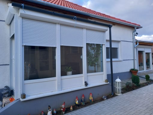 Vorbau vor dem Haus in Ungarn