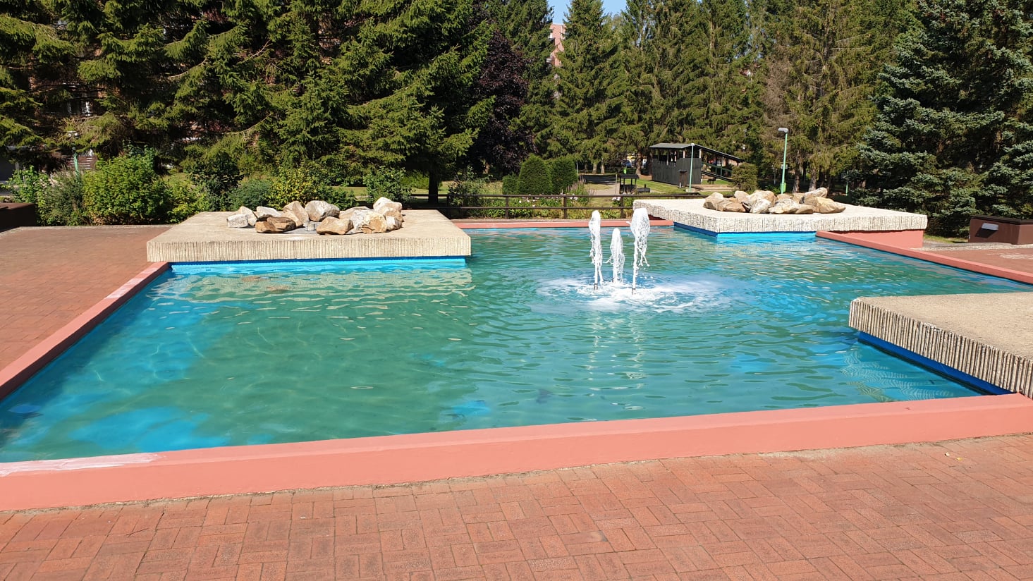 Ferienpark Auf dem Glockenberg" Altenau, Oberharz, die gepflegten Aussenanlagen beeindrucken die Gäste immer wiederWunderschöne und gepflegte Aussenanlagen im Ferienpark Auf dem Glockenberg in Altenau